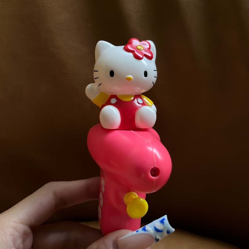 y2k hello kitty water gun